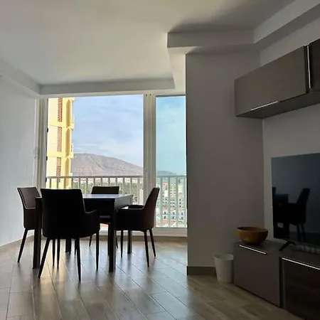 Apartment Con Piscina Y Vistas En Playa De Americas ,a 2 Min De La Playa *