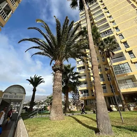Con Piscina Y Vistas En Playa De Americas ,a 2 Min De La Playa * Playa de las Americas (Tenerife)